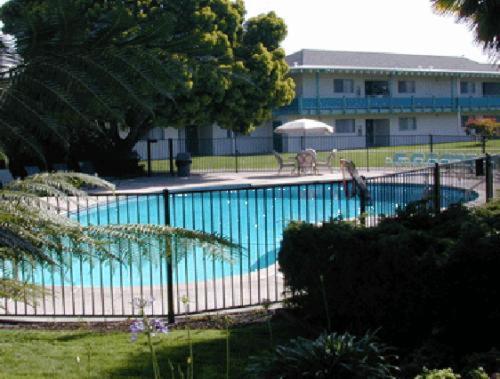 Coral Reef Inn & Condo Suites Alameda Exterior foto